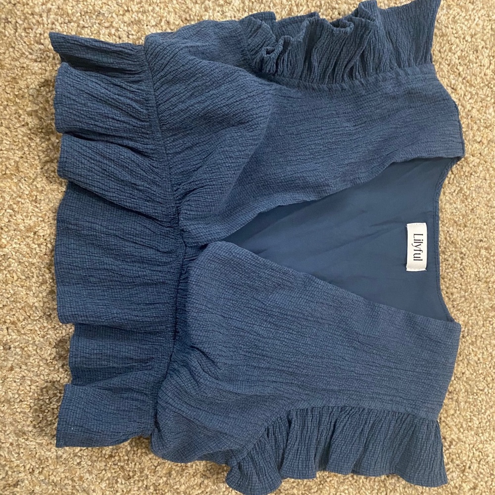 Lilyful top